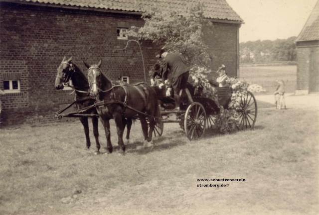 1963: Knig Mucki Sunderkemper wird mit der Kutsche abgeholt