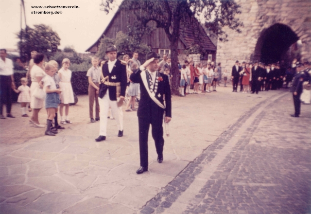 Oberst Meier-Ostberg und Knig Erich Humpe im Jubilumsjahr 1967