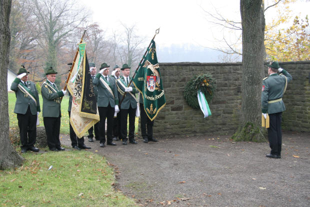 Kranzniederlegung am Ehrenmal 2007